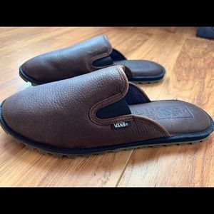 VANS MENS SLIPPERS SIZE 11 Brown